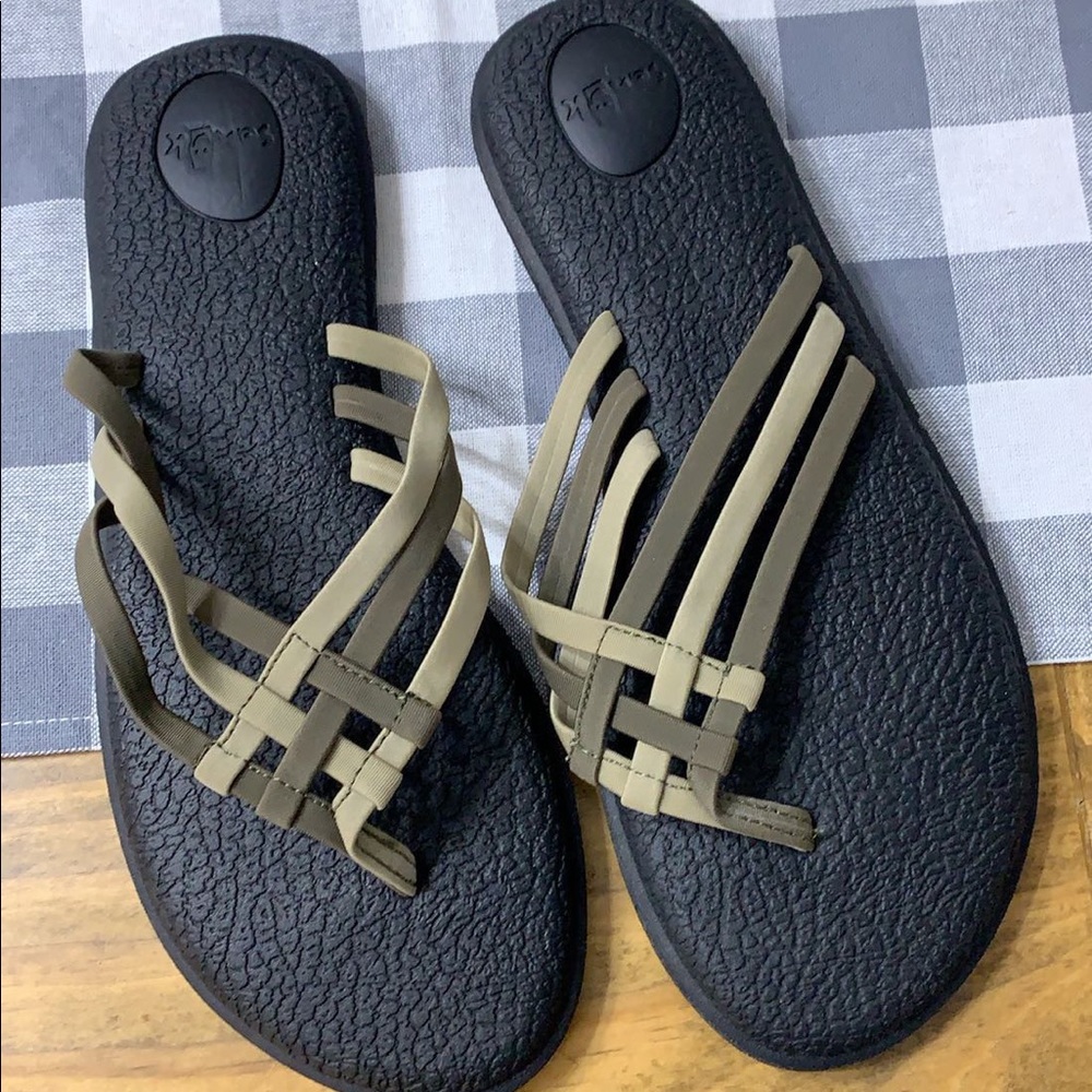 Sanuk flip flops
